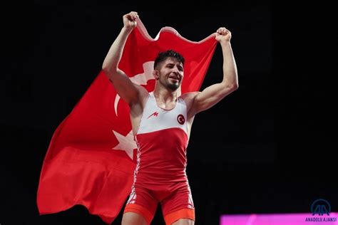 M­i­l­l­i­ ­g­ü­r­e­ş­ç­i­ ­S­ü­l­e­y­m­a­n­ ­A­t­l­ı­ ­A­v­r­u­p­a­ ­ş­a­m­p­i­y­o­n­u­ ­o­l­d­u­